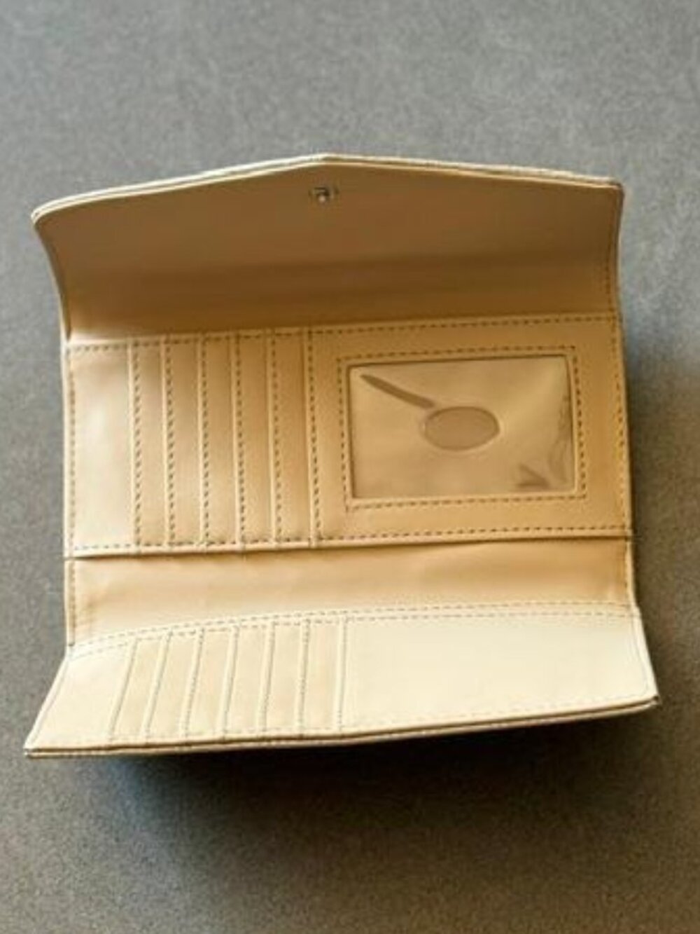 NWT GUESS Champagne Logo Wallet | Faux Leather Trifold Organizer | Gold Logo - Picture 4 of 4